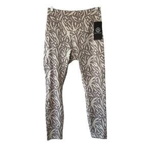 Move Theology Printed 7/8 Leggings with Scoop Pockets Women's Sz Large NEW